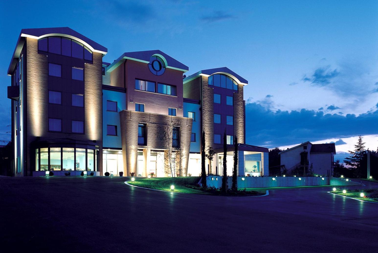 קמפובאסו Don Guglielmo Panoramic Hotel & Spa מראה חיצוני תמונה